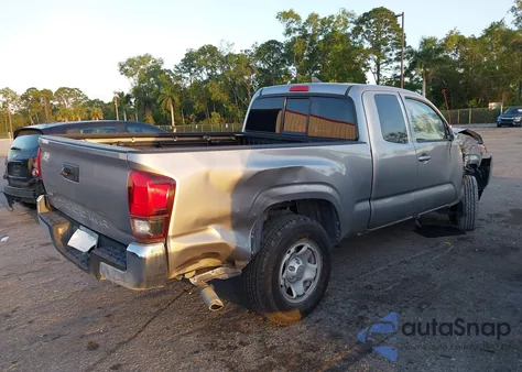 2018 Toyota Tacoma Sr5 z USA, uszkodzony, nr VIN 5TFRX5GN8JX117075